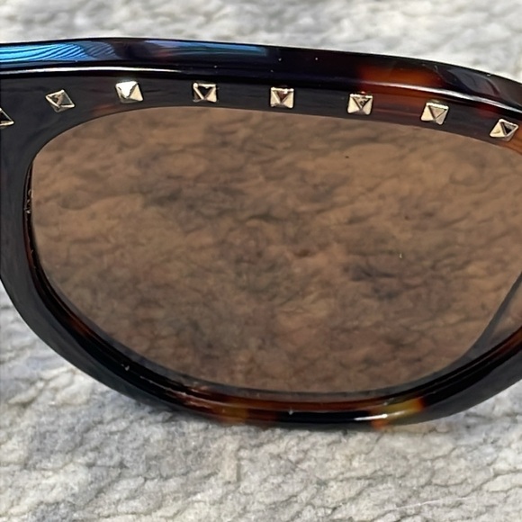 New Coco and Breezy Acacia Tortoise 204 Studded Sunglasses Brown - Picture 15 of 16